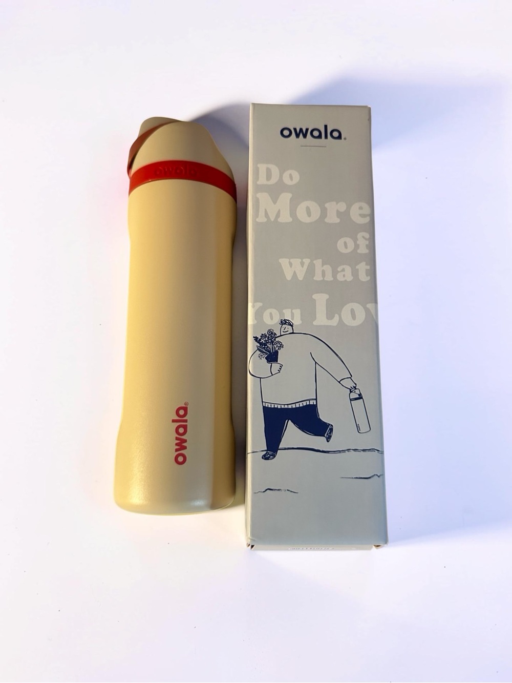 NWT Owala Insulated Water Bottle Cream Red Flip Straw -24oz